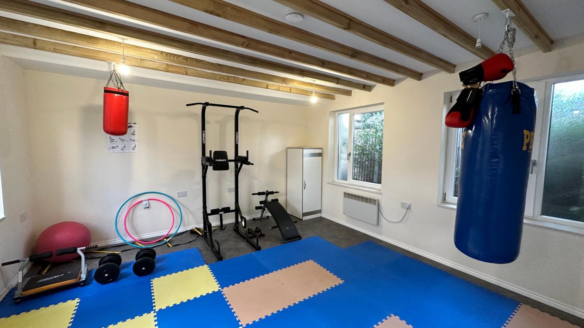 North London A Spacious 7 Bedroom House Accommodating Up To 18 People Complete With Own Gym And Table Tennis Екстер'єр фото
