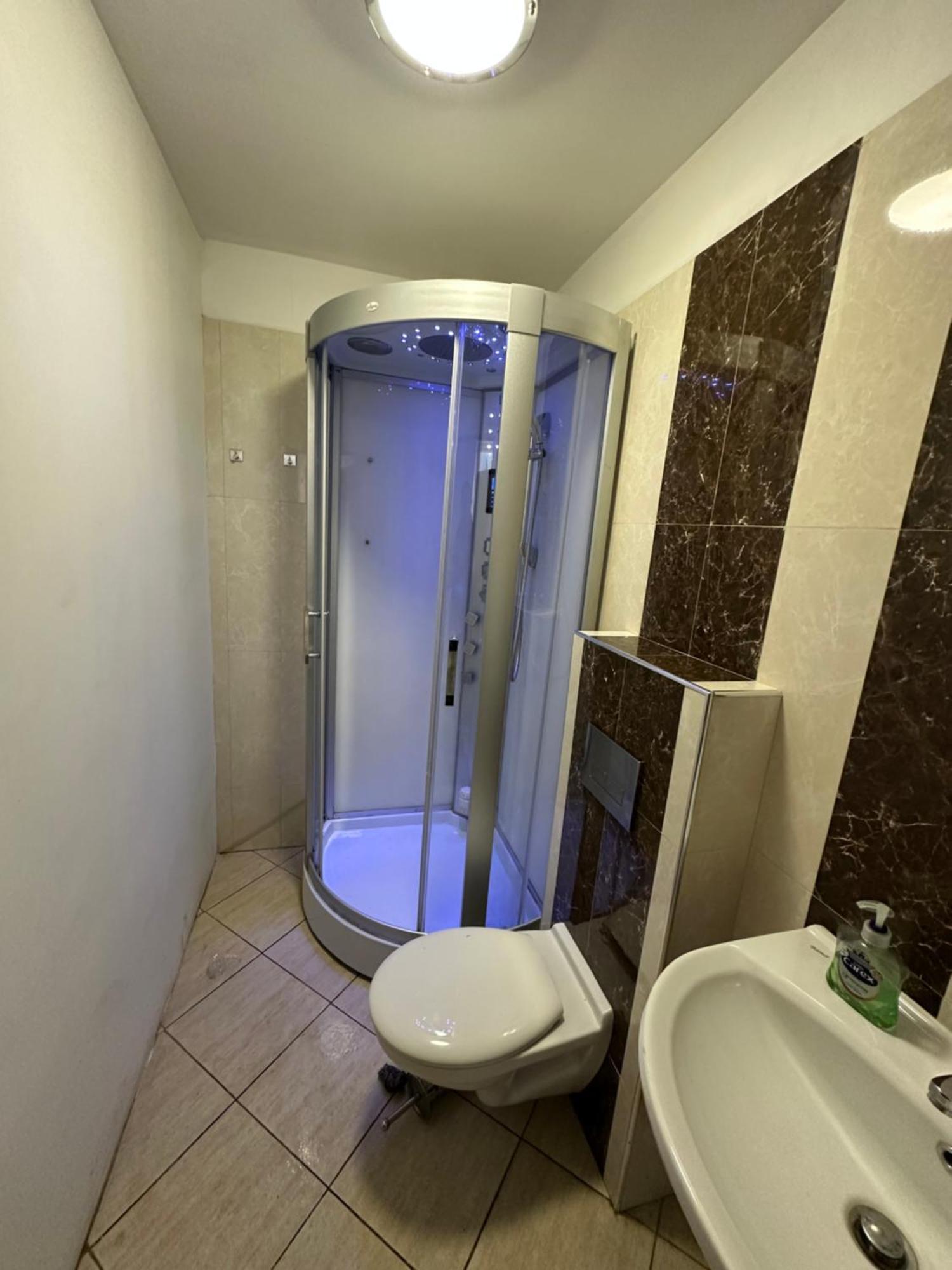 North London A Spacious 7 Bedroom House Accommodating Up To 18 People Complete With Own Gym And Table Tennis Екстер'єр фото