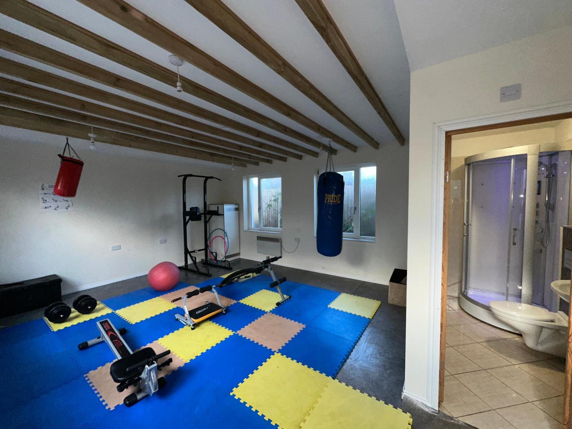 North London A Spacious 7 Bedroom House Accommodating Up To 18 People Complete With Own Gym And Table Tennis Екстер'єр фото