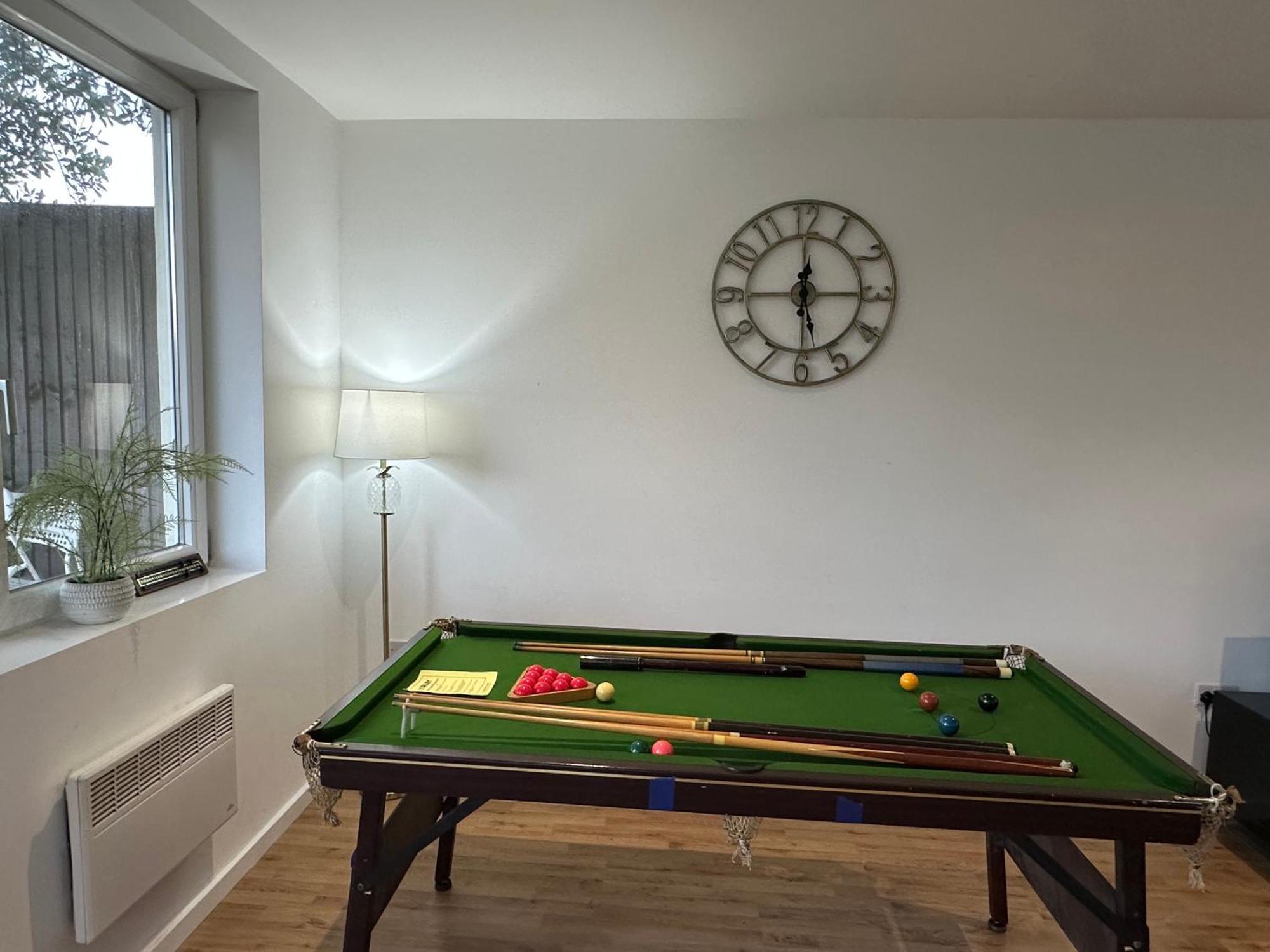 North London A Spacious 7 Bedroom House Accommodating Up To 18 People Complete With Own Gym And Table Tennis Екстер'єр фото